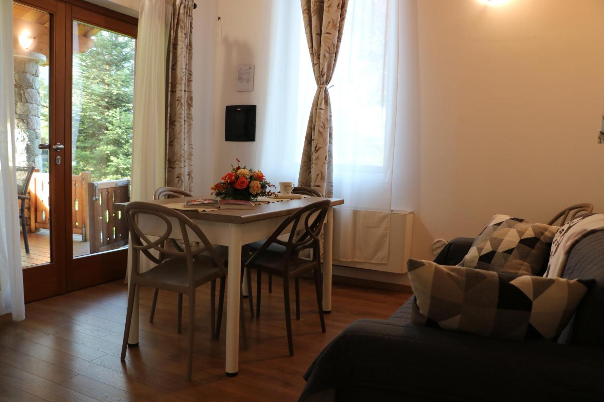 Lazy Bee Camping Village Aosta Exterior photo